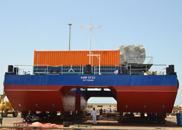 anchor-handling-pontoon